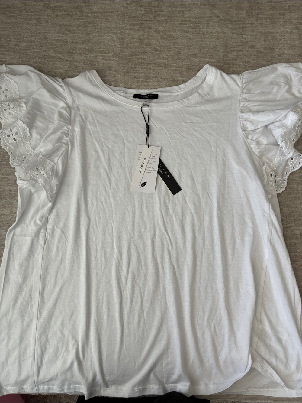 T Tahari White Eyelet Puff Sleeve Tee